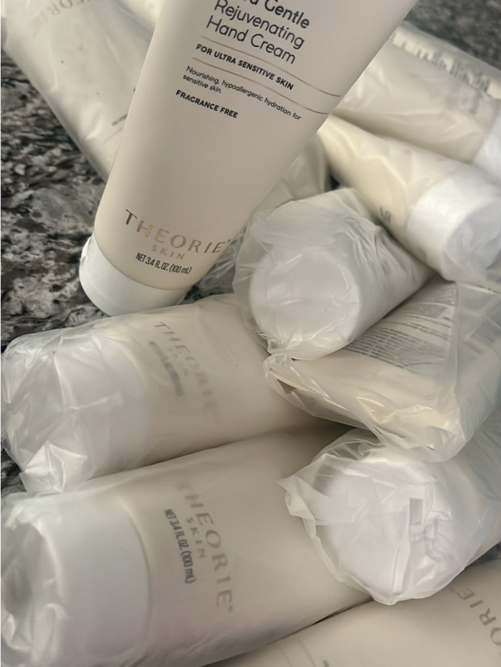 Gentle Rejuvenating Hand Cream - White 13 Pack